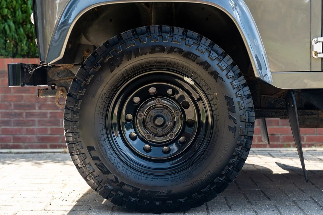 2015 Land Rover Defender 90 - Image 22 of 30