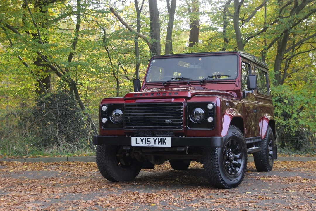 2015 Land Rover Defender 90 - Image 2 of 30