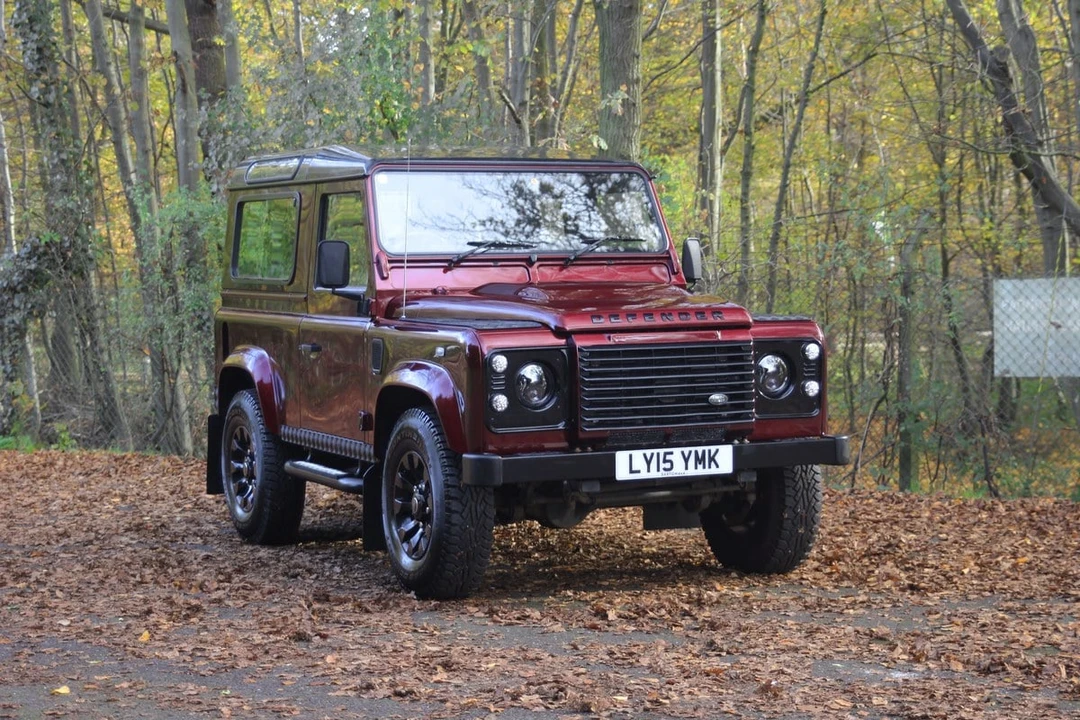 2015 Land Rover Defender 90 - Image 20 of 30