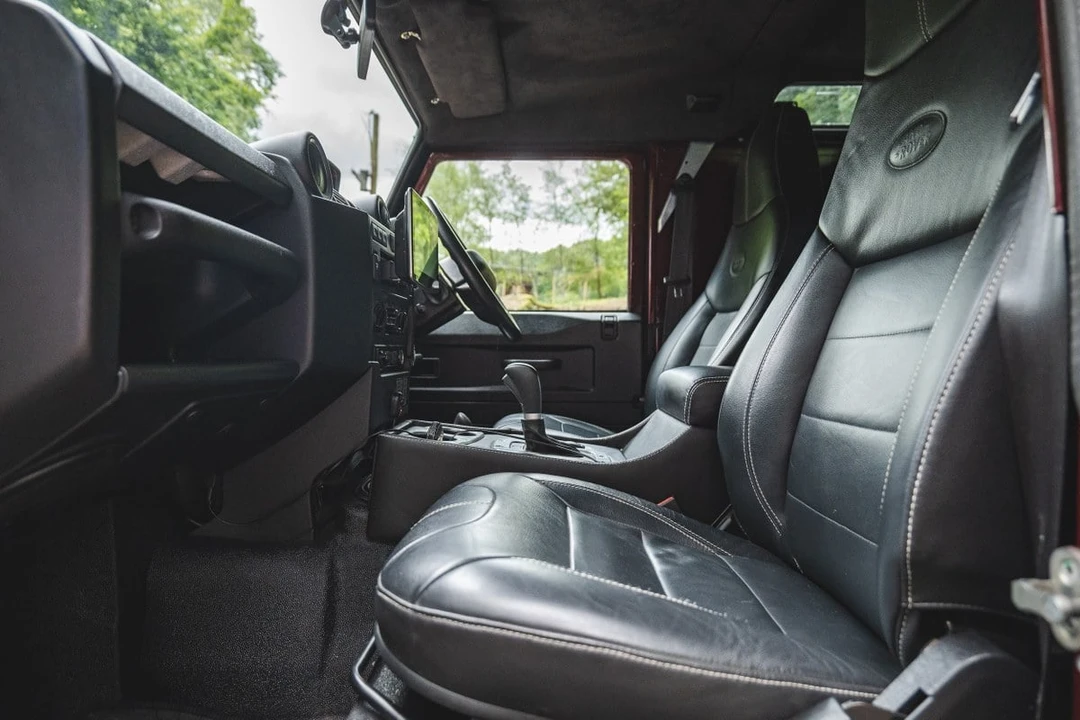 2015 Land Rover Defender 90 - Image 19 of 30