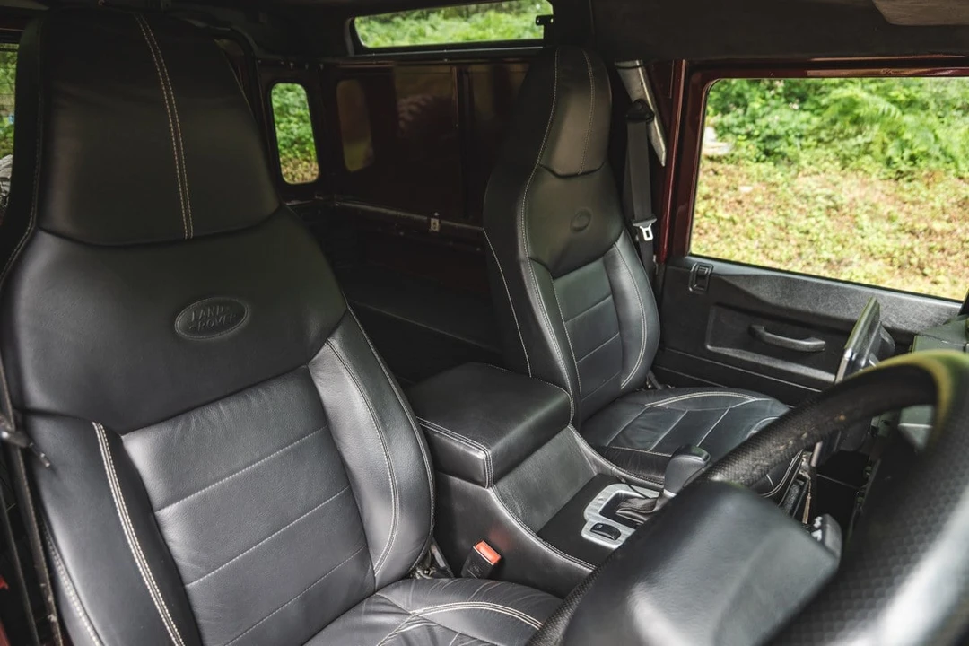 2015 Land Rover Defender 90 - Image 26 of 30