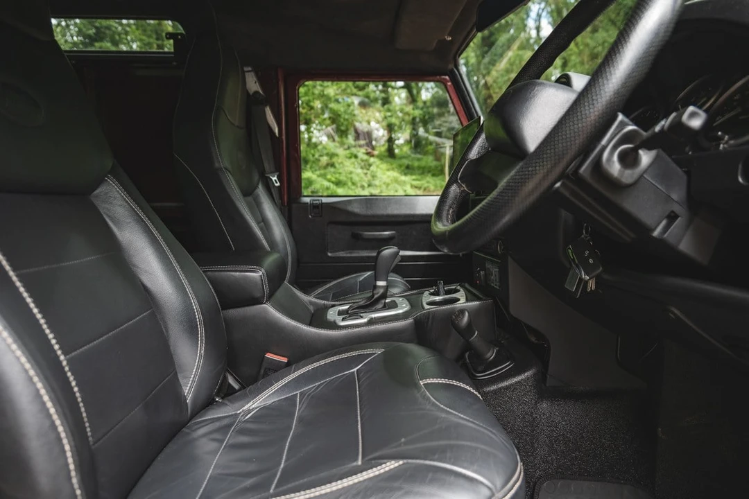 2015 Land Rover Defender 90 - Image 23 of 30