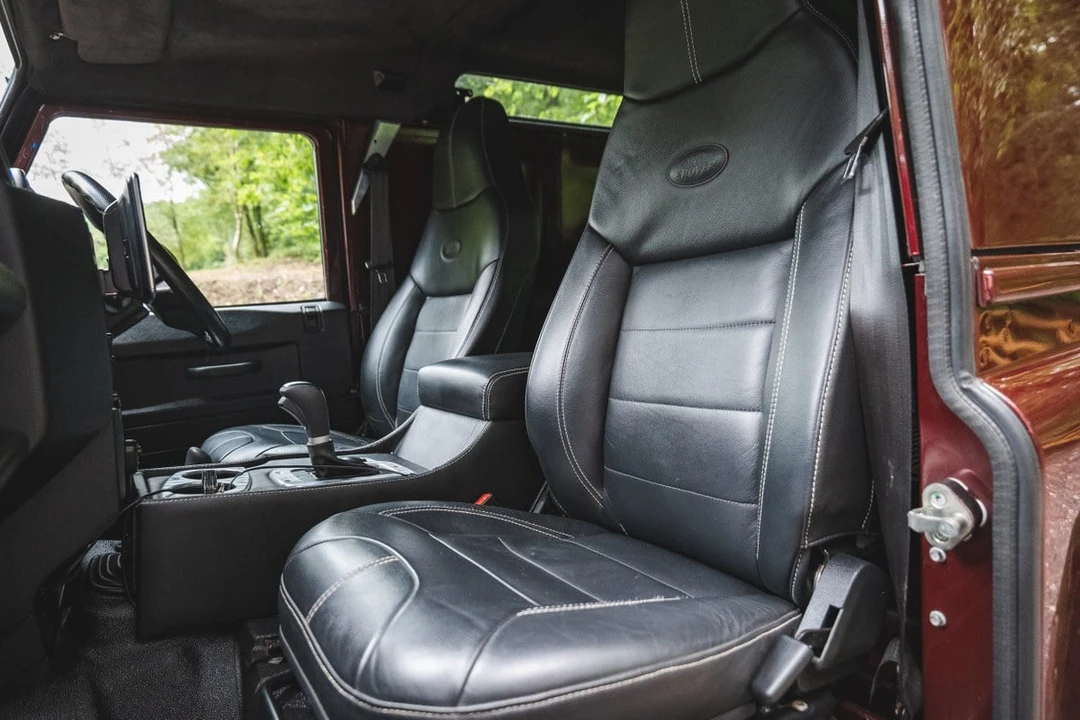 2015 Land Rover Defender 90 - Image 20 of 30