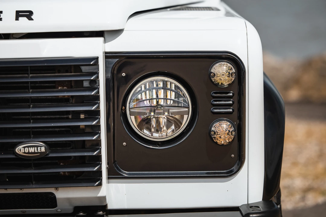 2015 Land Rover Defender 90 - Image 12 of 31