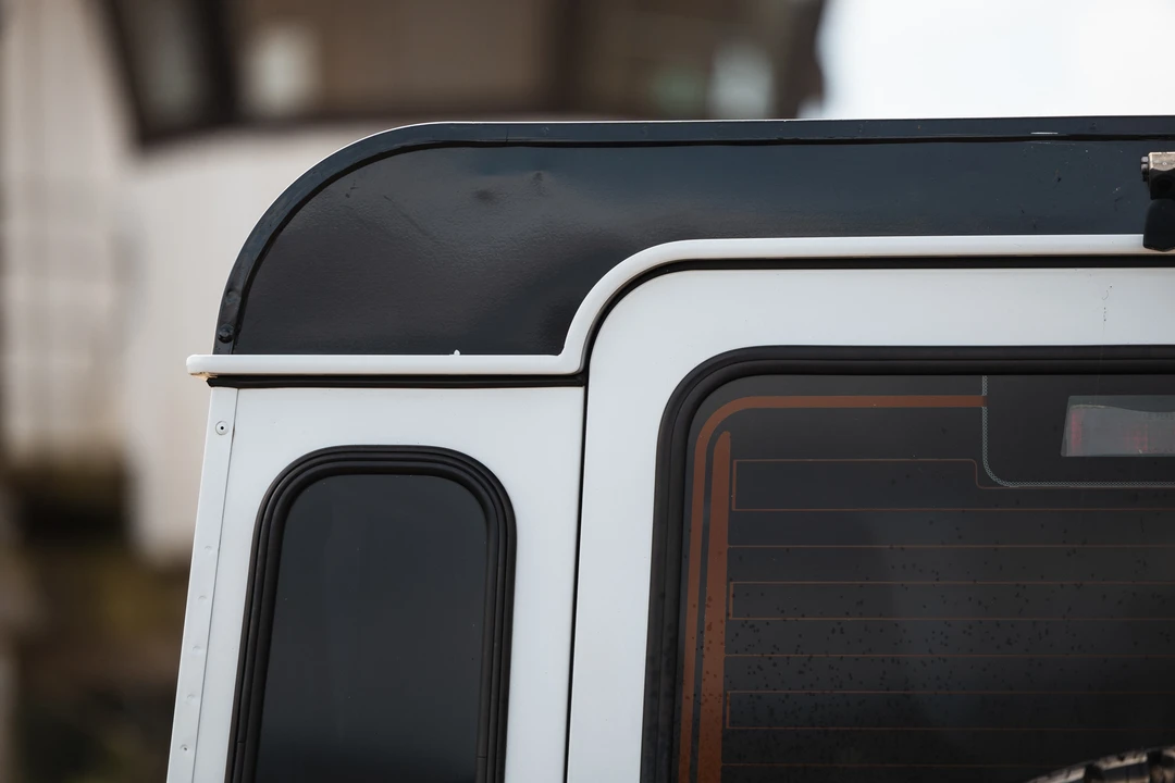 2015 Land Rover Defender 90 - Image 28 of 31