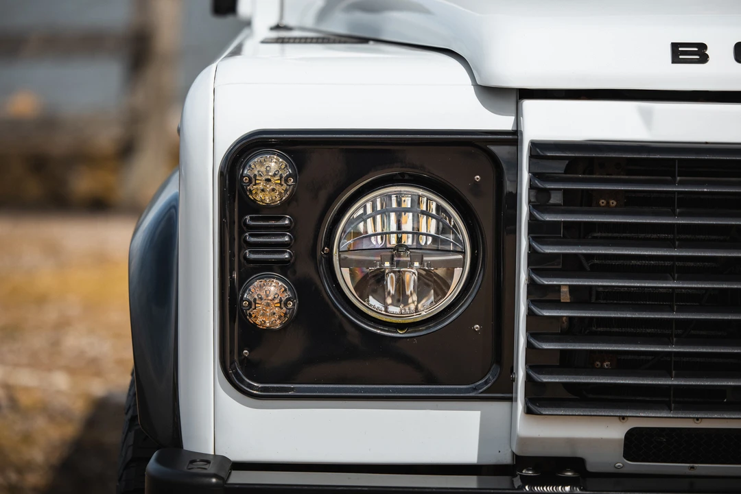 2015 Land Rover Defender 90 - Image 11 of 31