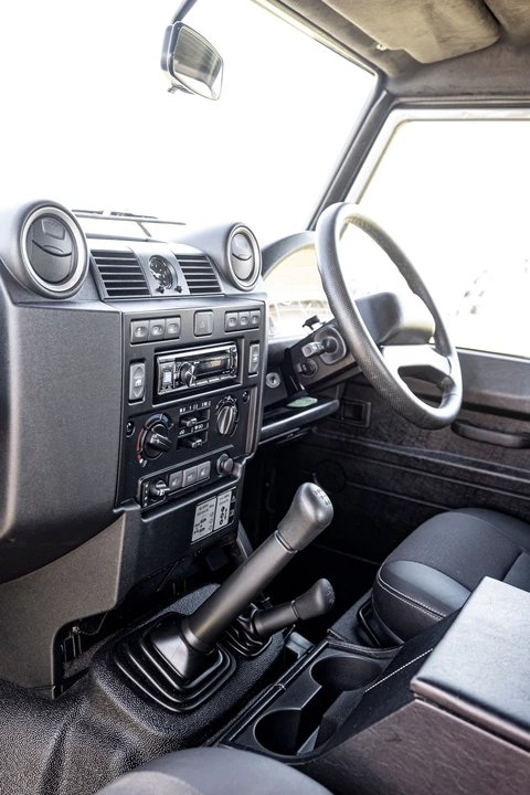 2015 Land Rover Defender 90 - Image 31 of 31