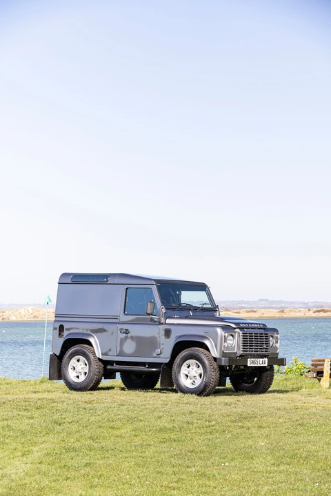 2015 Land Rover Defender 90 - Image 28 of 31