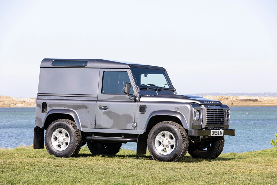 2015 Land Rover Defender 90 - Image 26 of 31