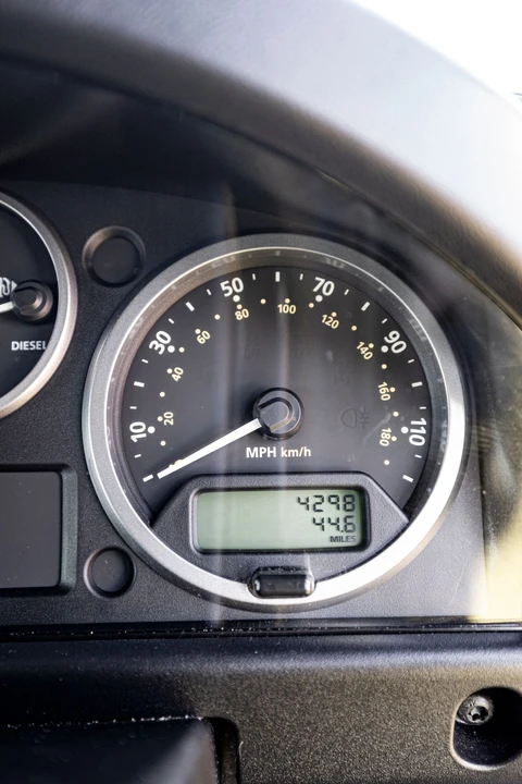 2015 Land Rover Defender 90 - Image 4 of 31