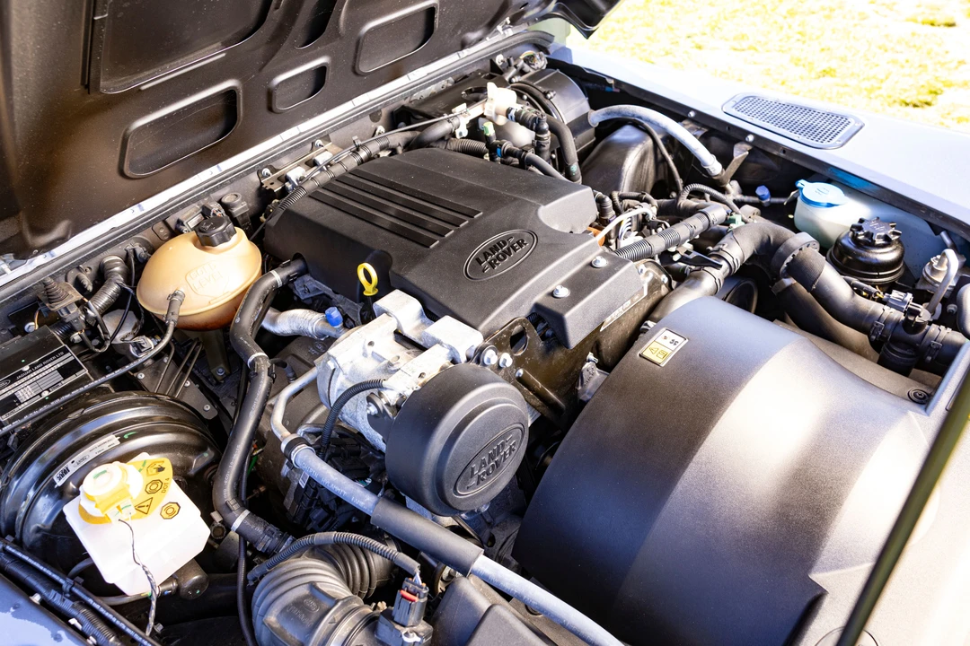 2015 Land Rover Defender 90 - Image 20 of 31