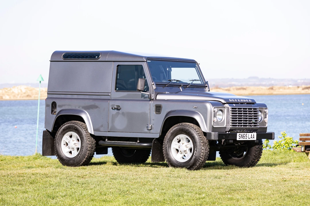 2015 Land Rover Defender 90 - Image 29 of 31