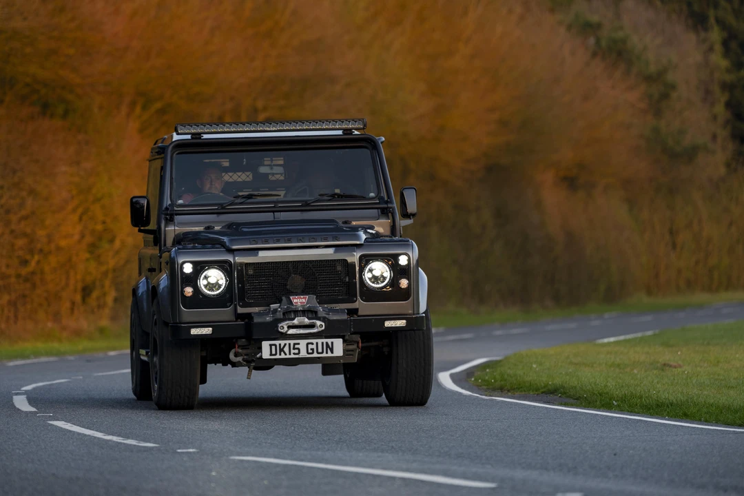 2015 Land Rover Defender 90 - Image 10 of 31