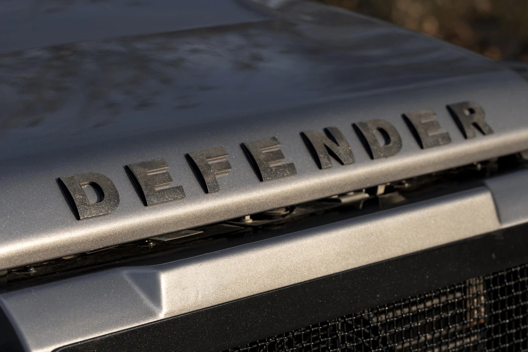 2015 Land Rover Defender 90 - Image 19 of 31