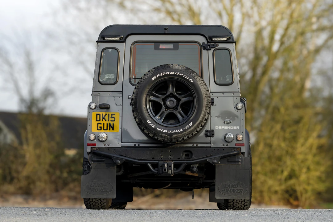 2015 Land Rover Defender 90 - Image 6 of 31