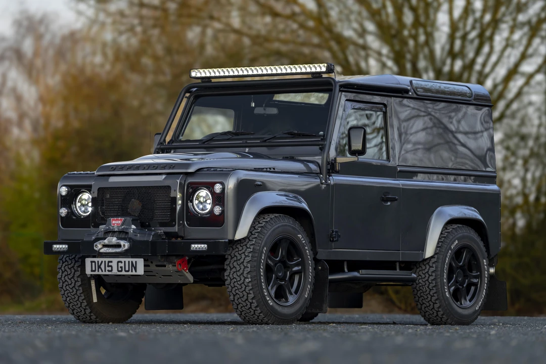2015 Land Rover Defender 90 - Image 9 of 31