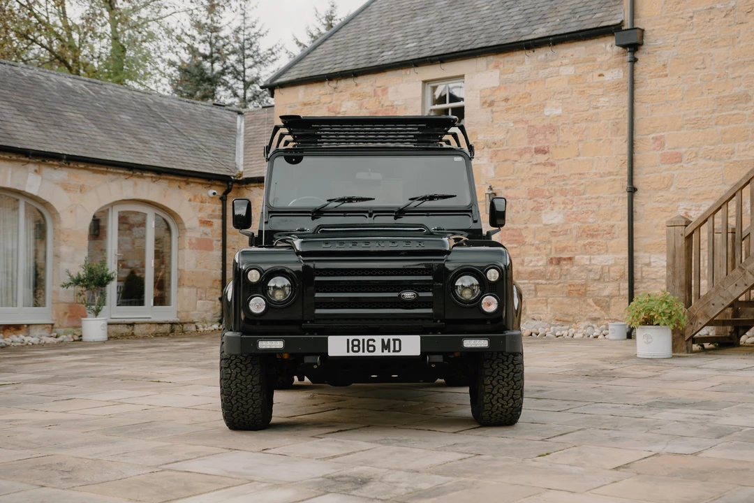 2015 Land Rover Defender 90 - Image 11 of 31