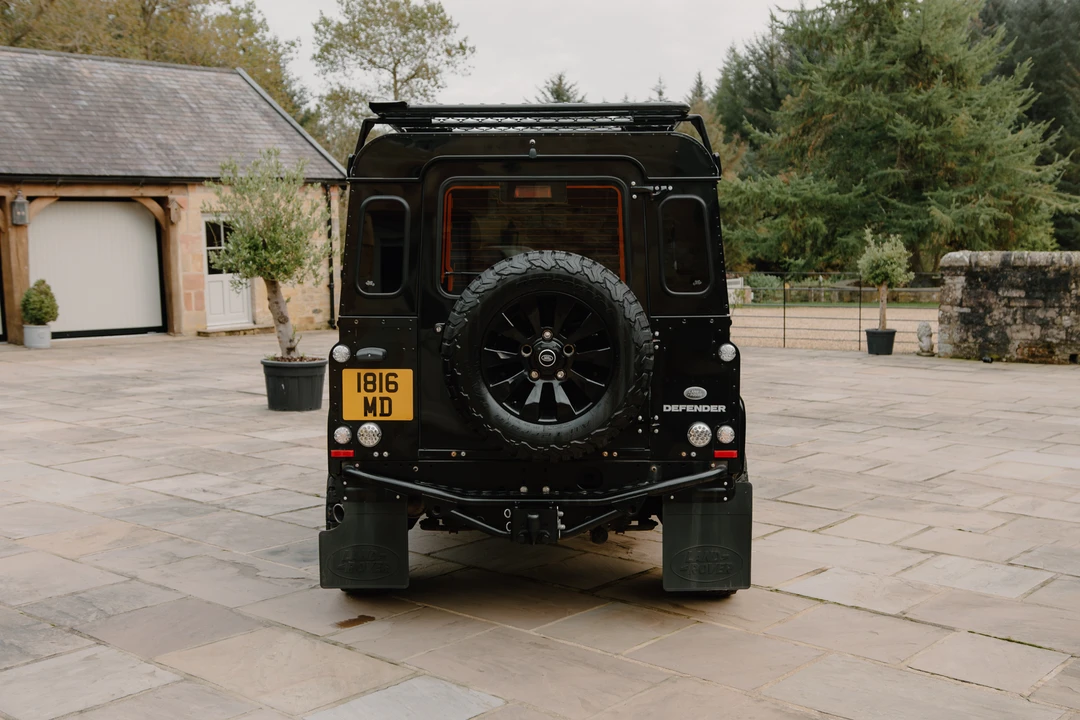 2015 Land Rover Defender 90 - Image 15 of 31