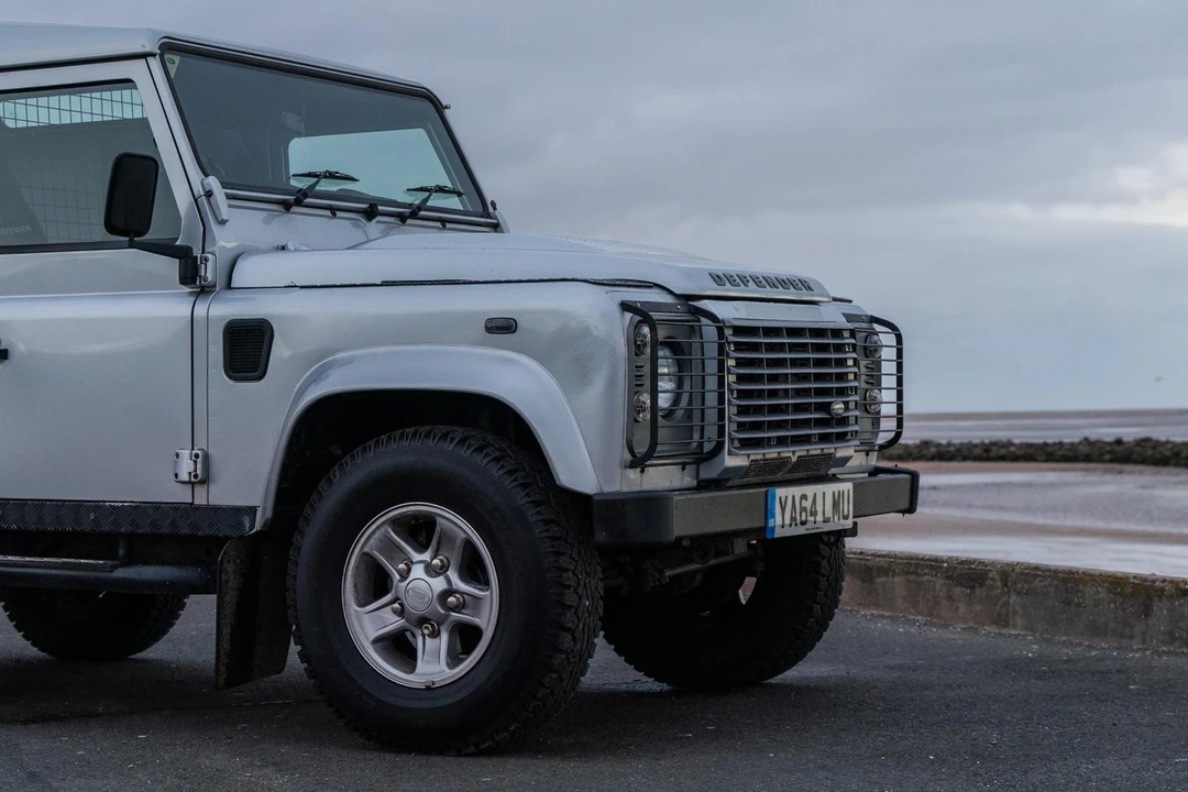 2015 Land Rover Defender 90 - Image 21 of 31