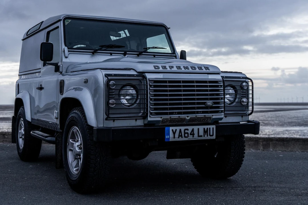 2015 Land Rover Defender 90 - Image 12 of 31