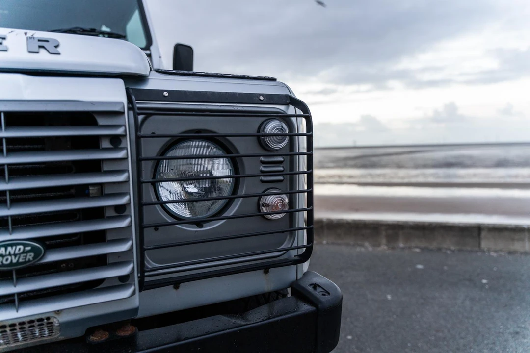 2015 Land Rover Defender 90 - Image 18 of 31