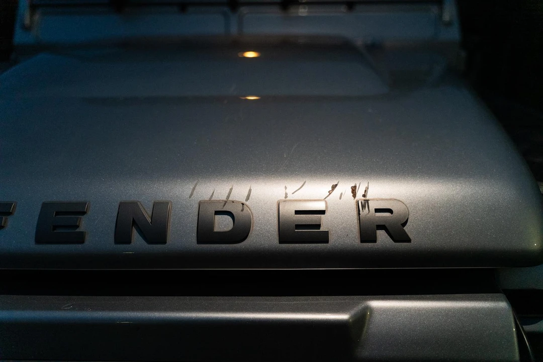 2015 Land Rover Defender 90 - Image 15 of 31