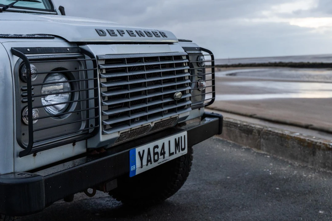 2015 Land Rover Defender 90 - Image 22 of 31