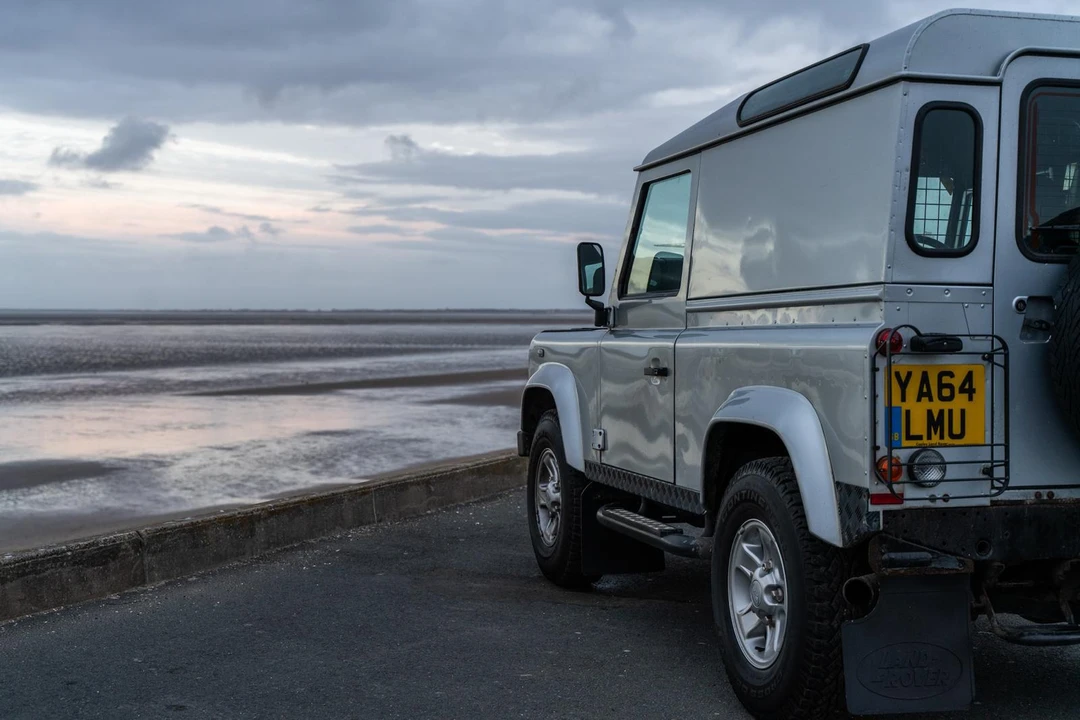 2015 Land Rover Defender 90 - Image 26 of 31