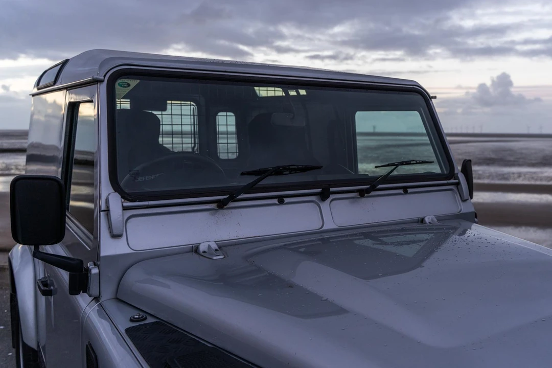 2015 Land Rover Defender 90 - Image 23 of 31