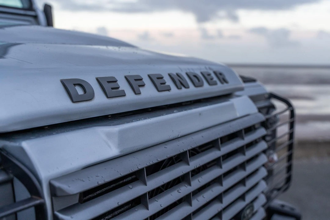 2015 Land Rover Defender 90 - Image 24 of 31