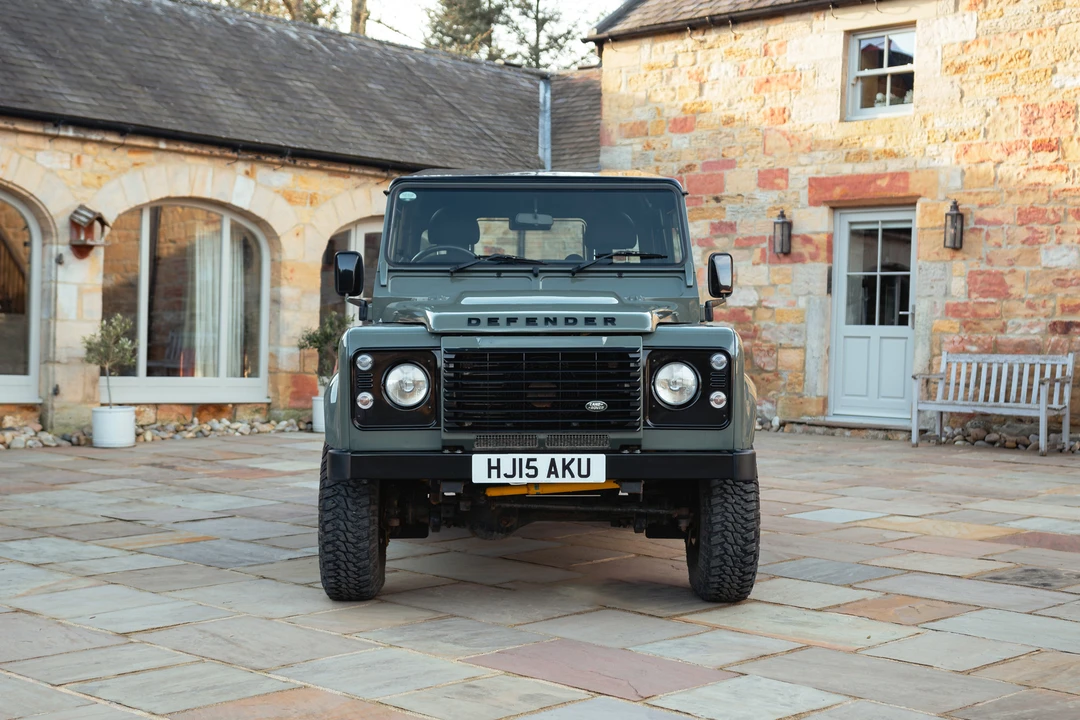 2015 Land Rover Defender 90 - Image 2 of 31