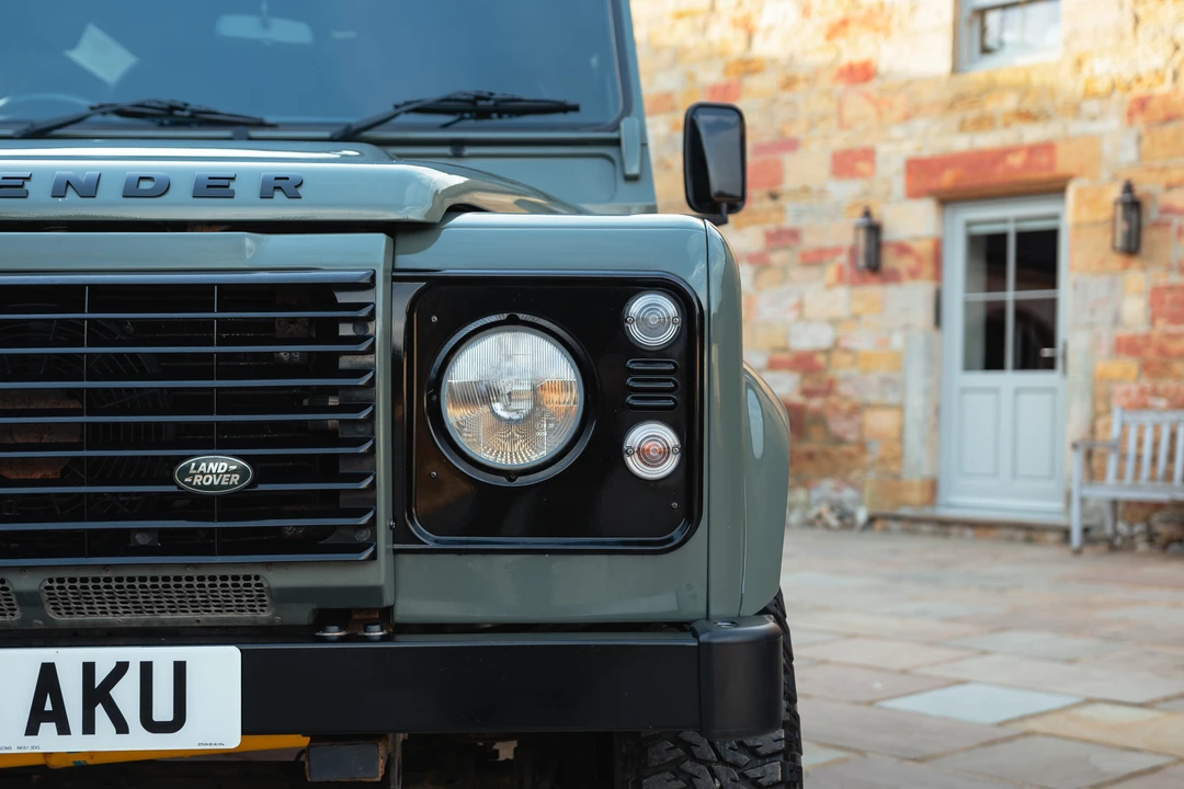 2015 Land Rover Defender 90 - Image 18 of 31