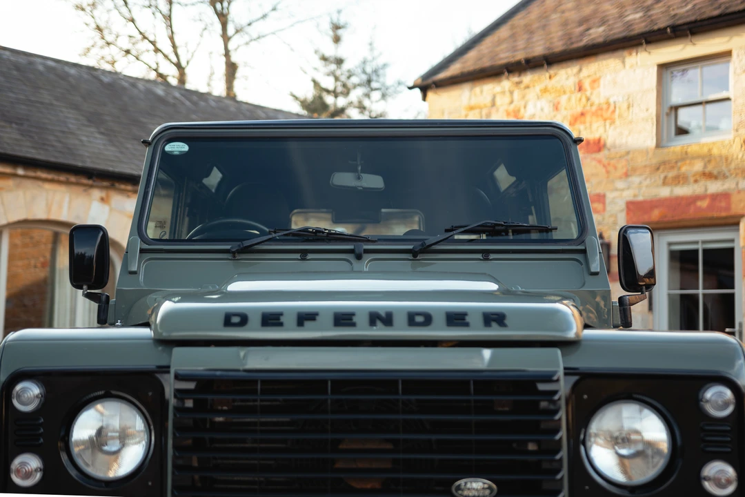 2015 Land Rover Defender 90 - Image 22 of 31