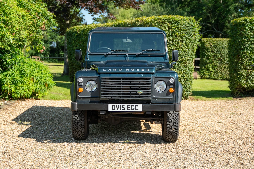 2015 Land Rover Defender 90 - Image 2 of 31