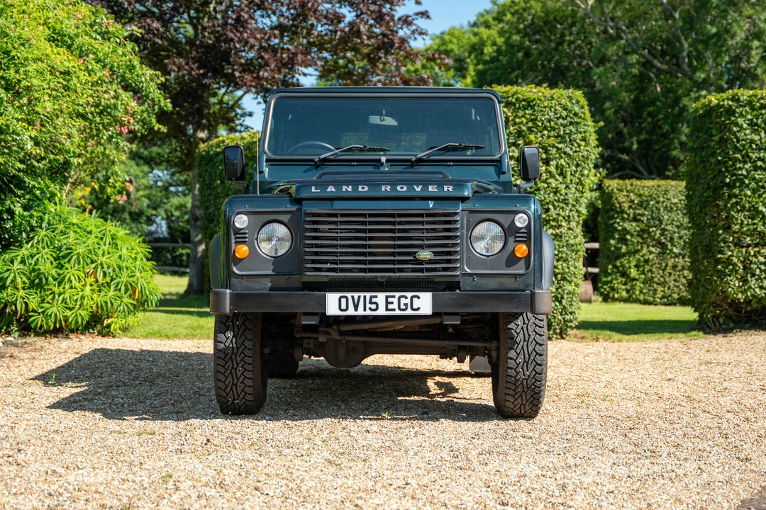 2015 Land Rover Defender 90 - Image 10 of 31