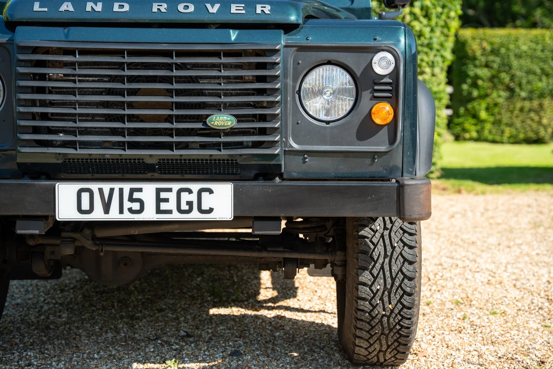 2015 Land Rover Defender 90 - Image 23 of 31