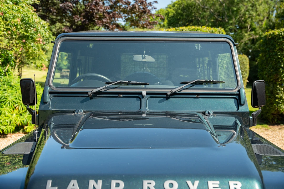 2015 Land Rover Defender 90 - Image 24 of 31