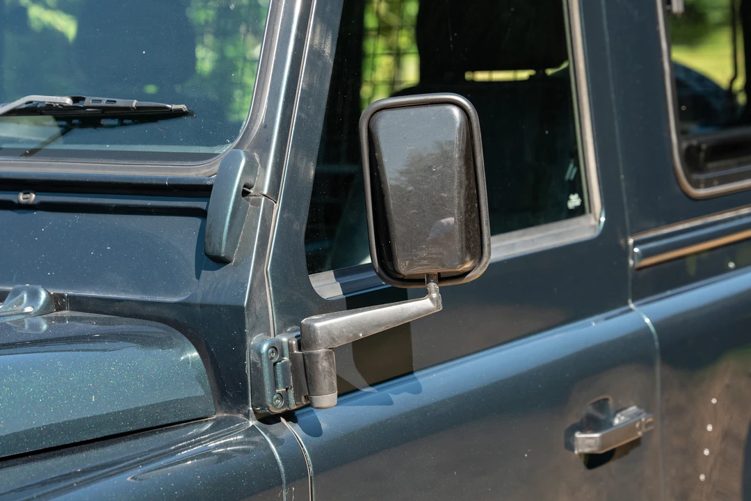 2015 Land Rover Defender 90 - Image 25 of 31