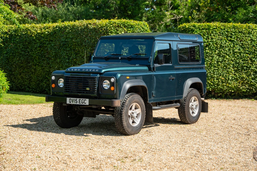 2015 Land Rover Defender 90 - Image 17 of 31