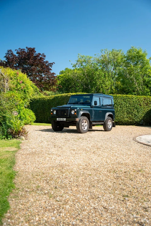 2015 Land Rover Defender 90 - Image 19 of 31