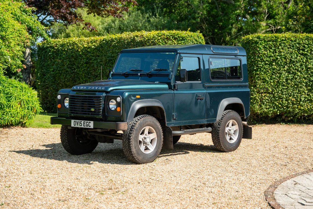 2015 Land Rover Defender 90 - Image 9 of 31