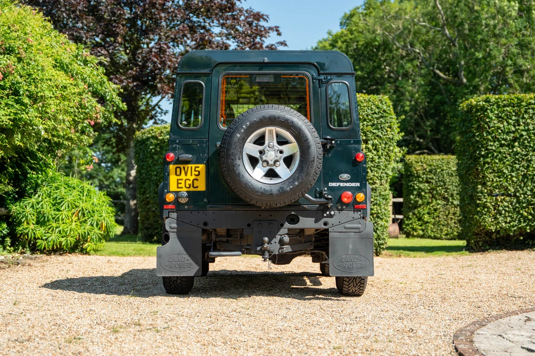 2015 Land Rover Defender 90 - Image 14 of 31