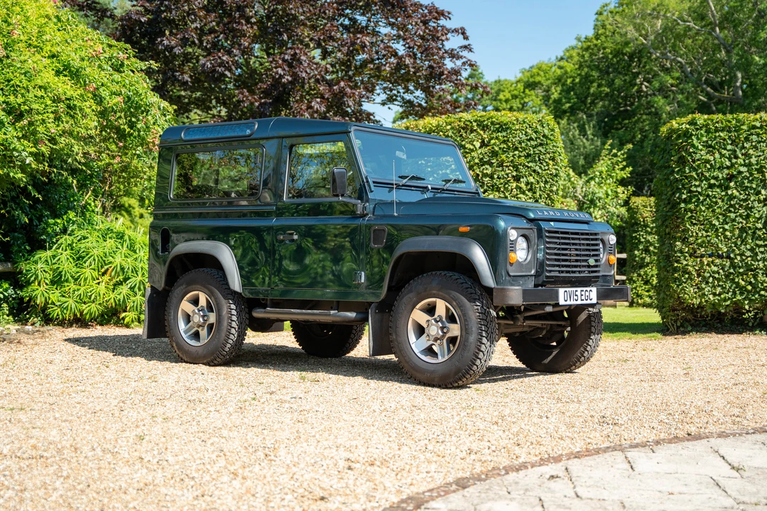 2015 Land Rover Defender 90 - Image 3 of 31