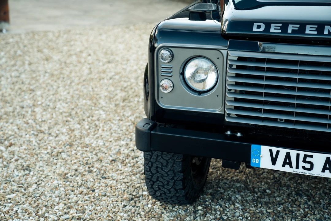 2015 Land Rover Defender 90 - Image 13 of 31