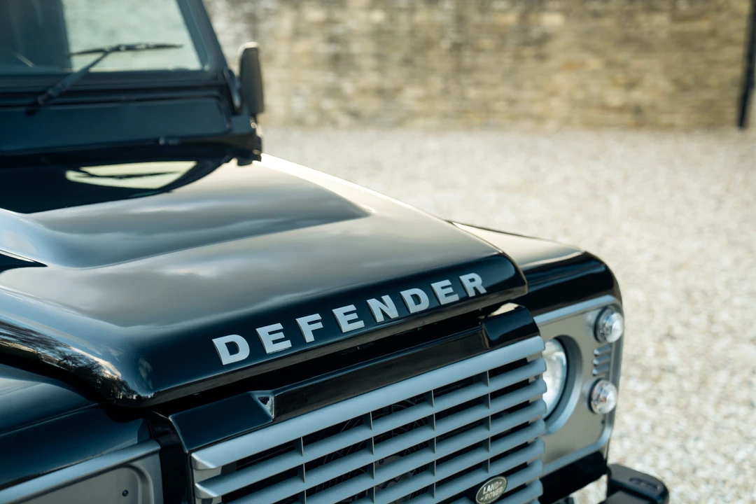 2015 Land Rover Defender 90 - Image 17 of 31