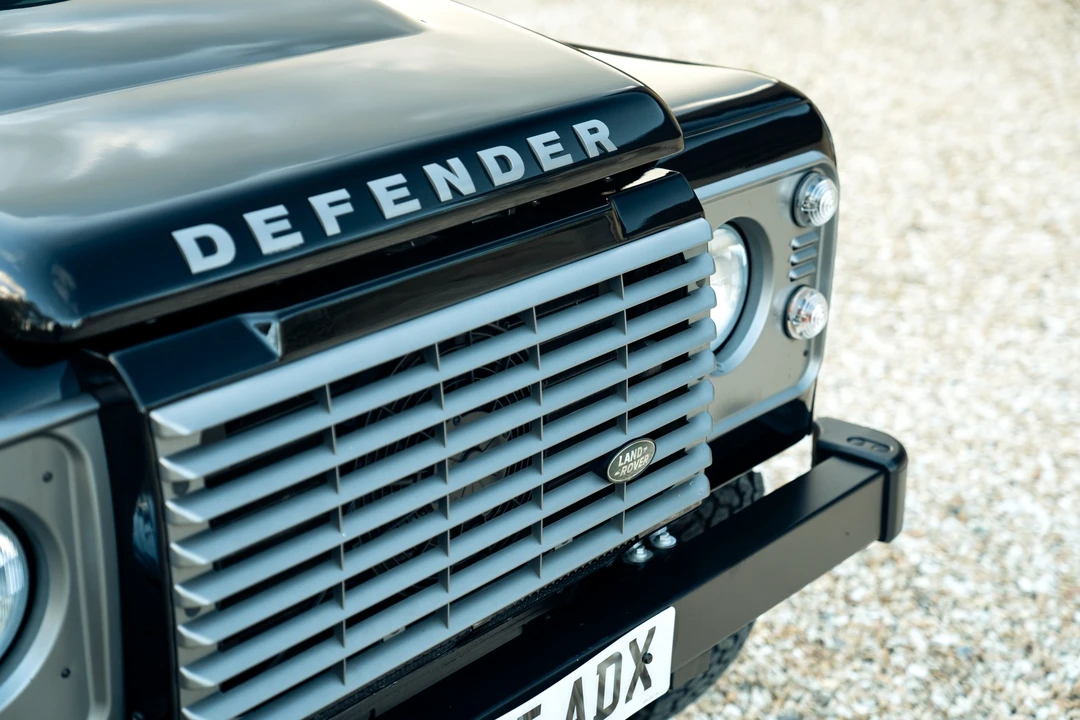 2015 Land Rover Defender 90 - Image 18 of 31