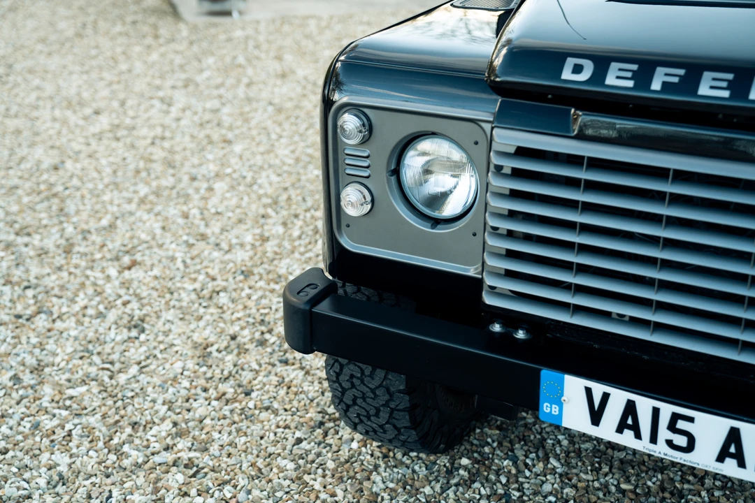 2015 Land Rover Defender 90 - Image 19 of 31