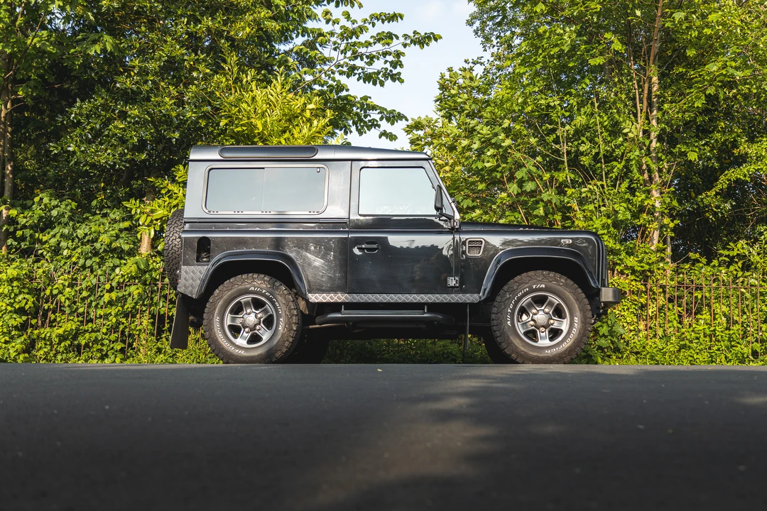 2015 Land Rover Defender 90 - Image 4 of 31