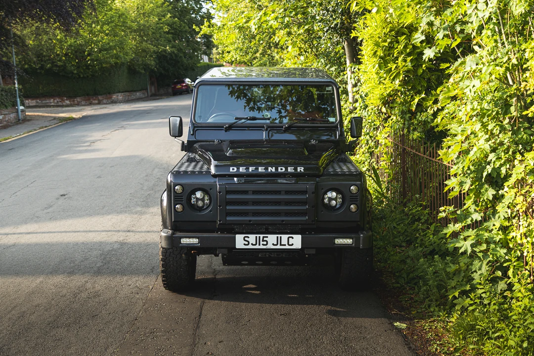 2015 Land Rover Defender 90 - Image 10 of 31