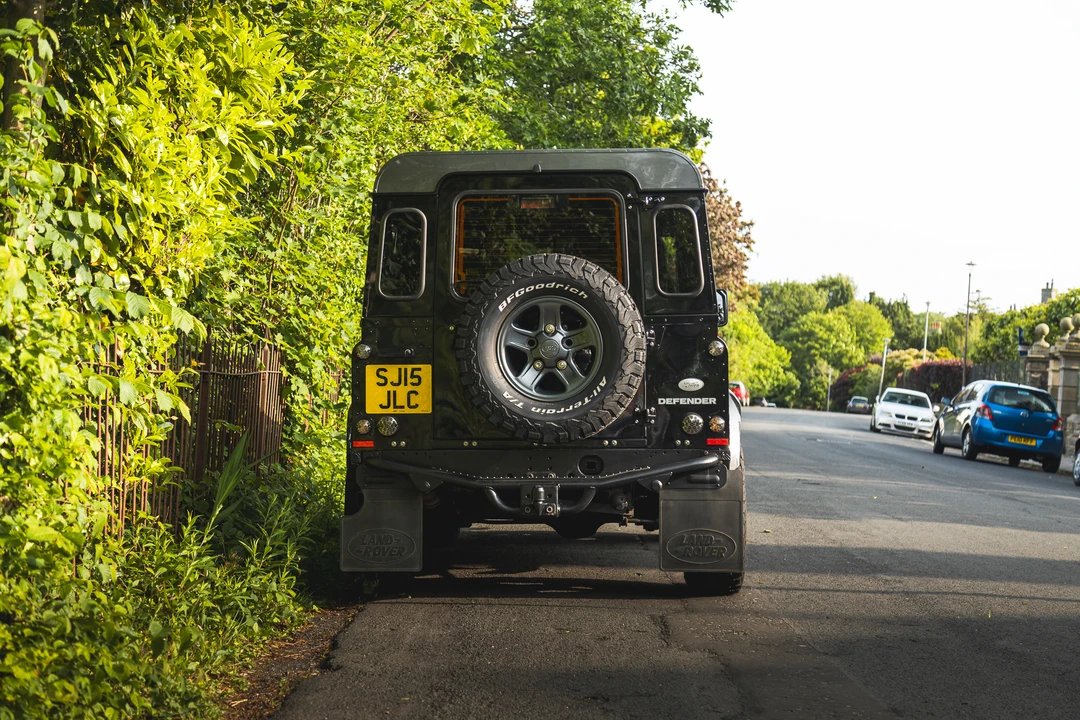 2015 Land Rover Defender 90 - Image 6 of 31